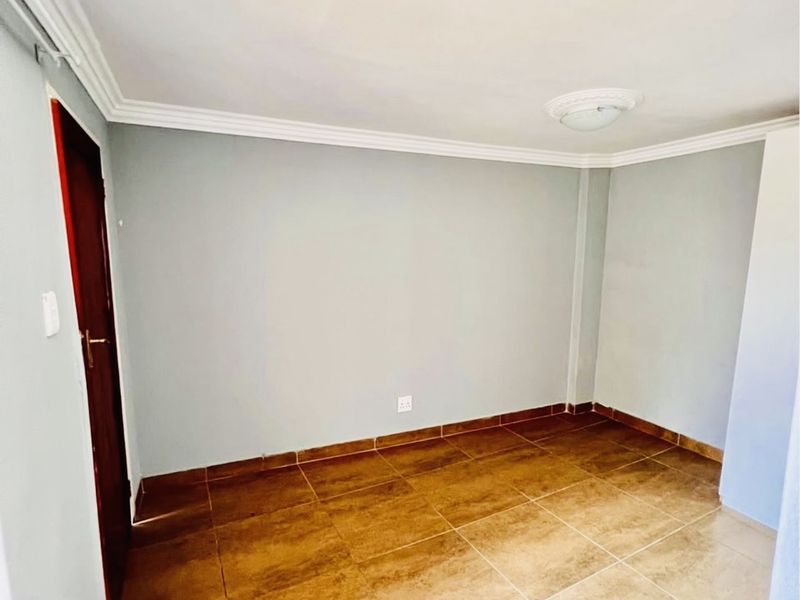 Investors Delight. Income Generating Property. - Photo 10