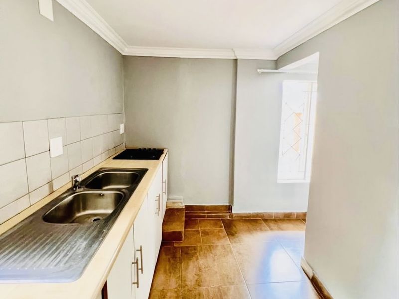 Investors Delight. Income Generating Property. - Photo 9