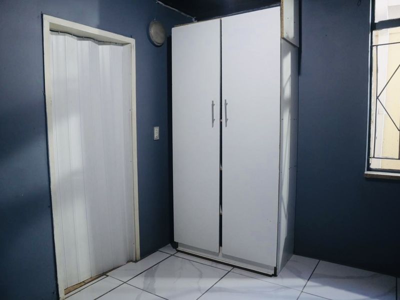 Investors Delight. Income Generating Property. - Photo 6