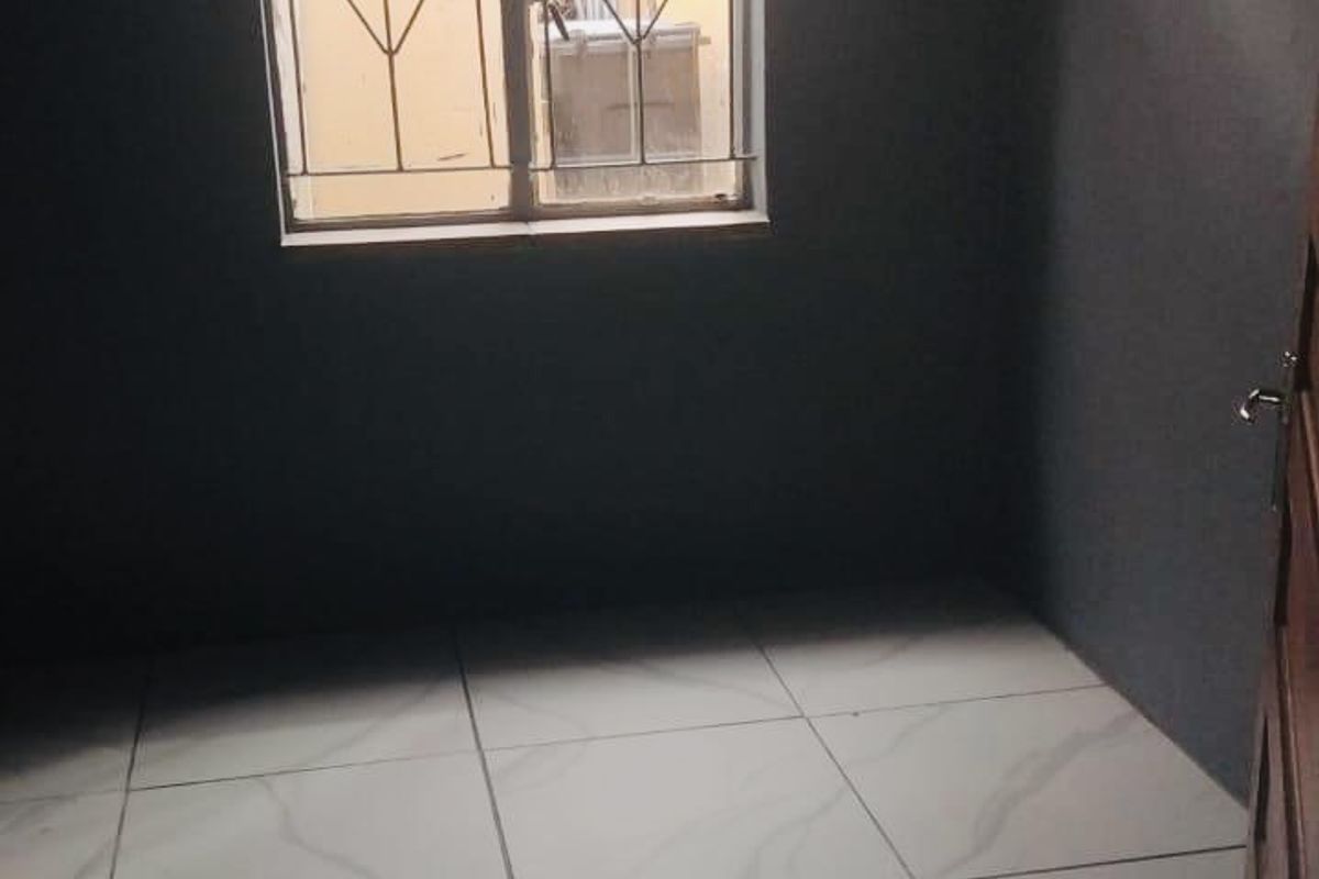 Investors Delight. Income Generating Property. - Photo 4