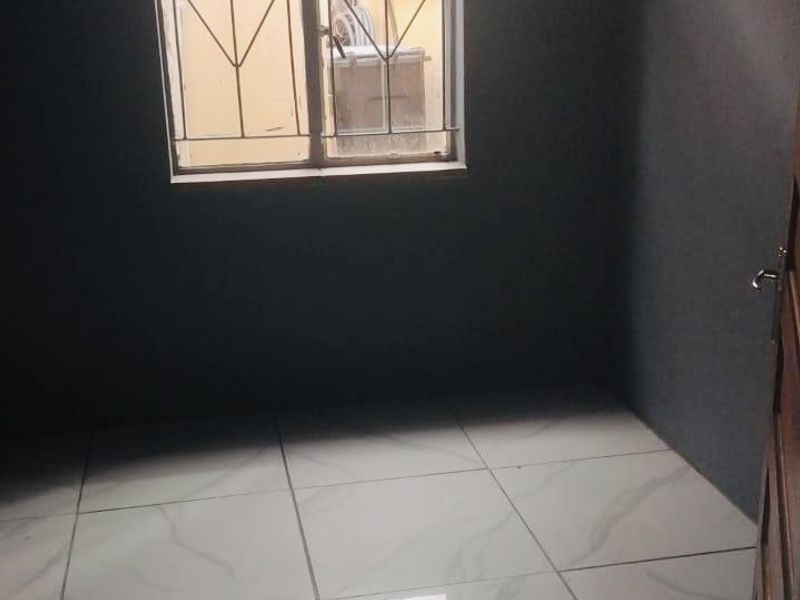 Investors Delight. Income Generating Property. - Photo 4