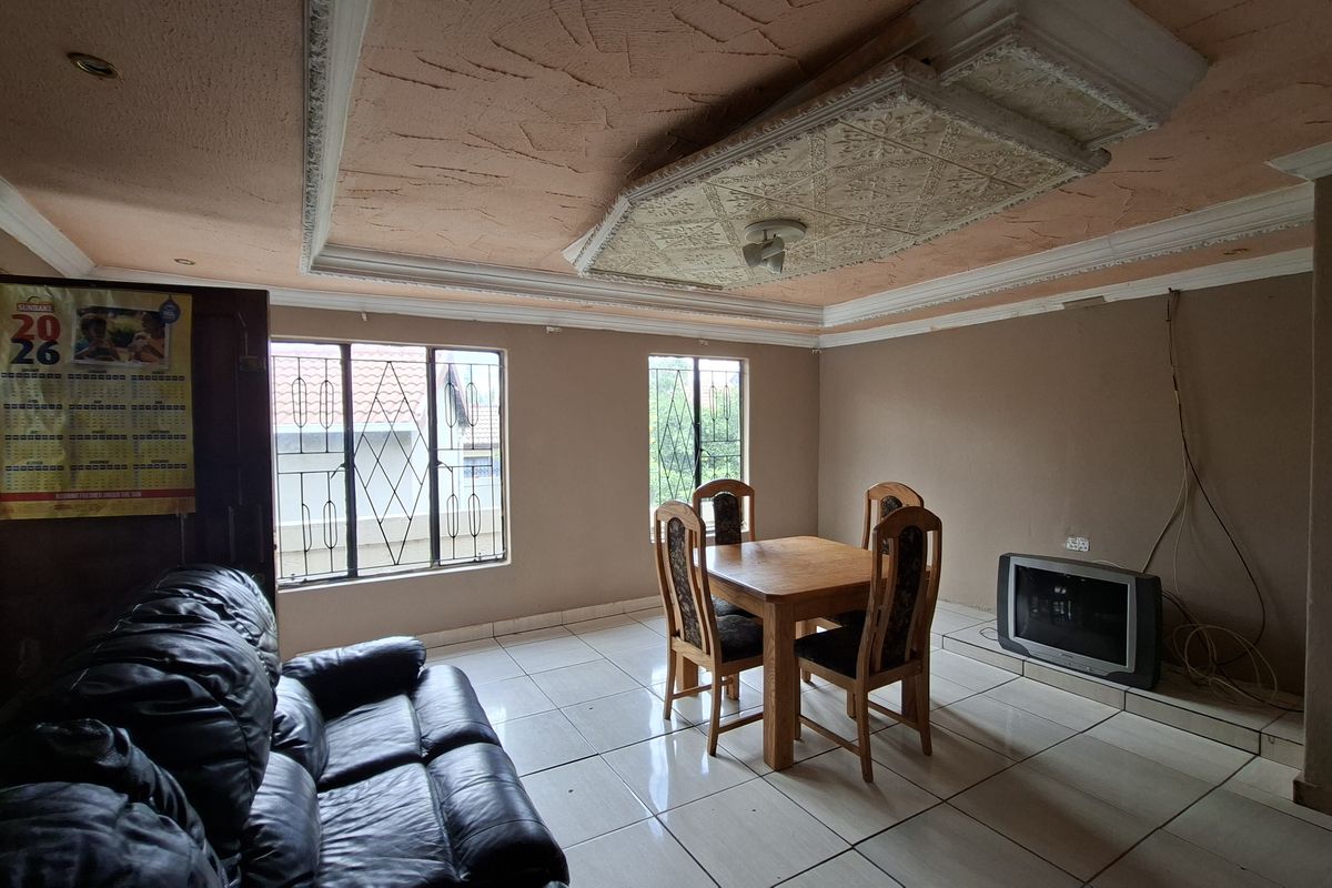 4-Bedroom House -Hidden Gem - Photo 3