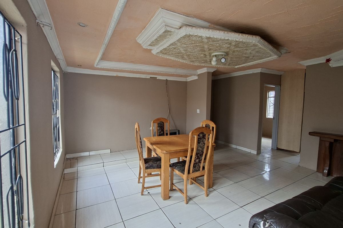 4-Bedroom House -Hidden Gem - Photo 2