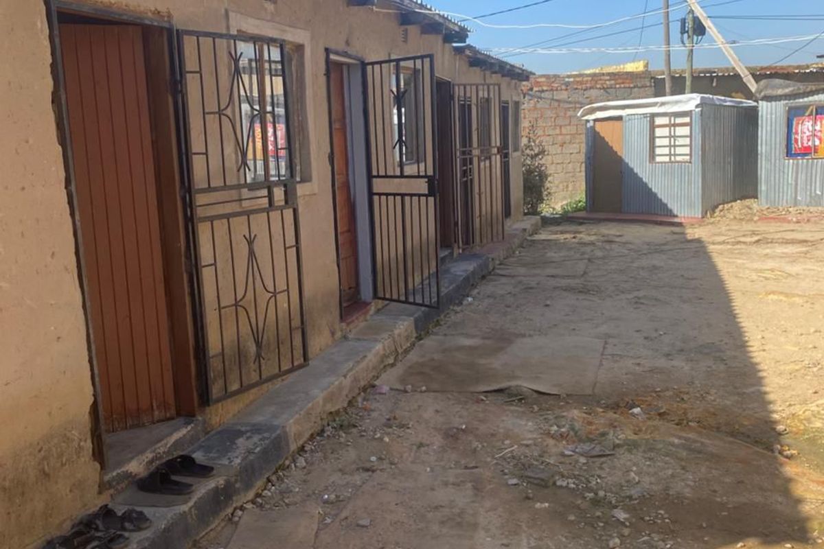 House for Sale in Bramficher Soweto - Photo 3