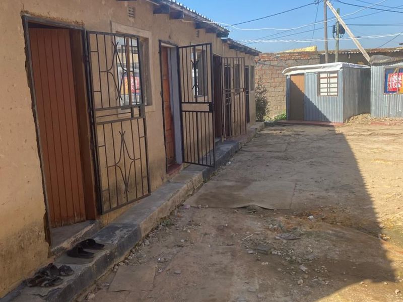 House for Sale in Bramficher Soweto - Photo 3