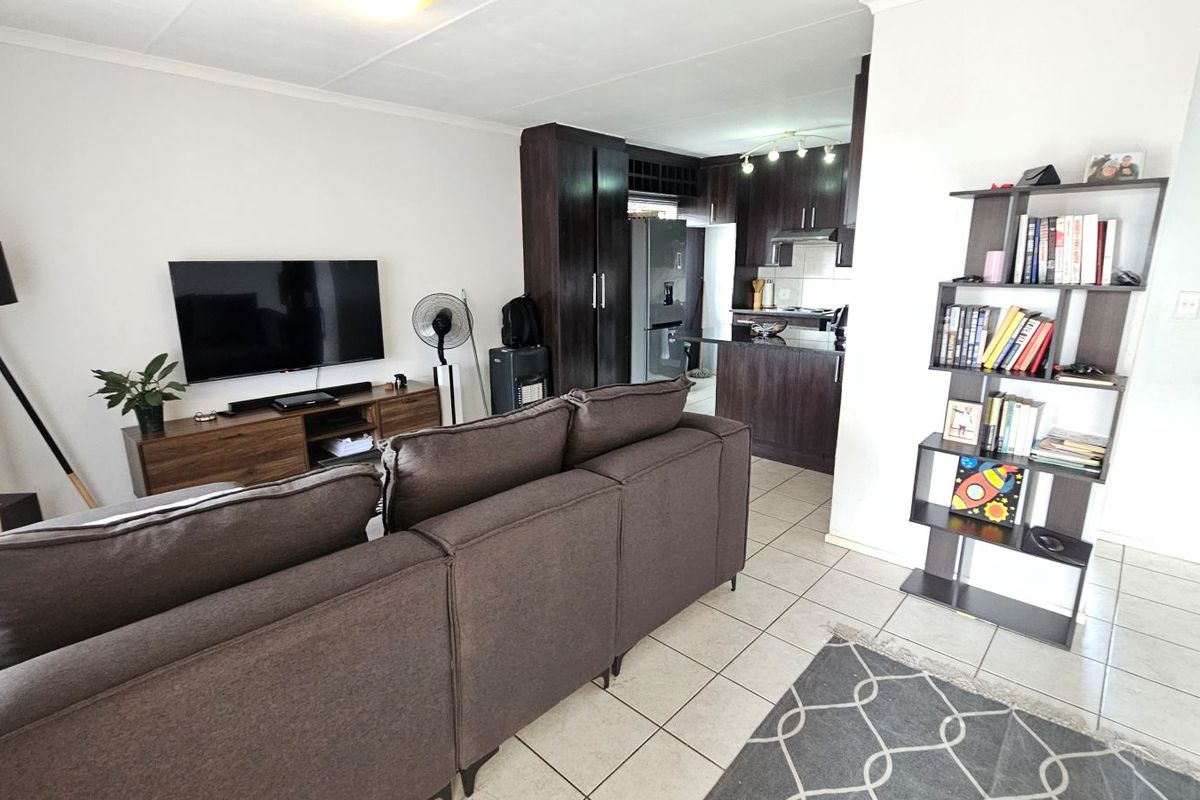 2 Bed, 2 Bath Apartment- Noordwyk - Photo 3