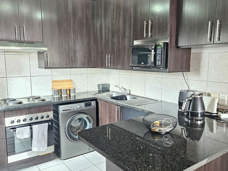 2 Bed, 2 Bath Apartment- Noordwyk - Photo 2