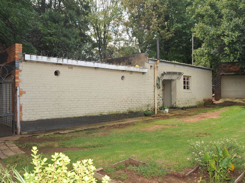 CLASSIC THREE-BEDROOM GEM IN BAGLEYSTON - Photo 3