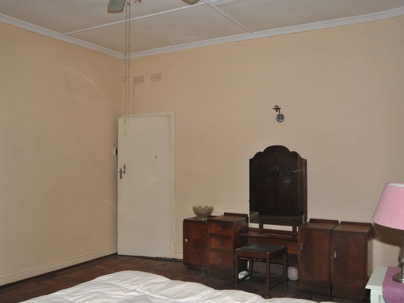 CLASSIC THREE-BEDROOM GEM IN BAGLEYSTON - Photo 6