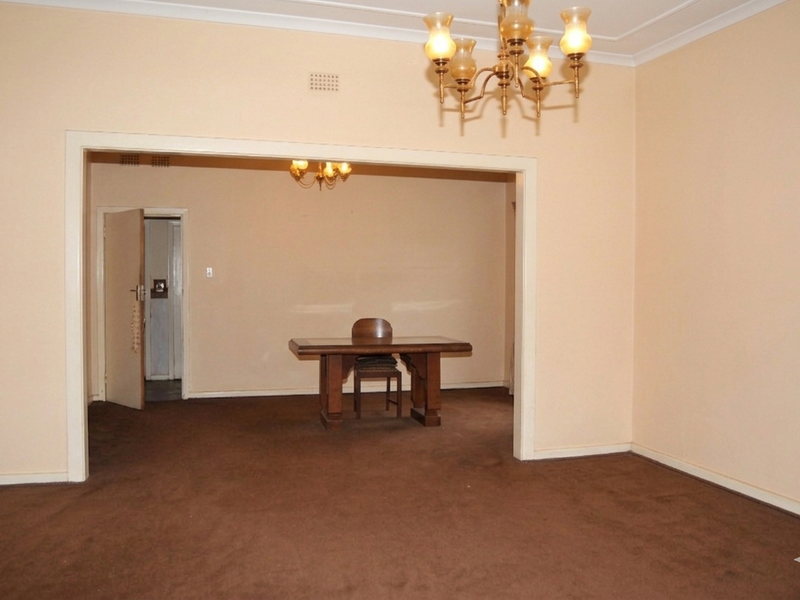 CLASSIC THREE-BEDROOM GEM IN BAGLEYSTON - Photo 5