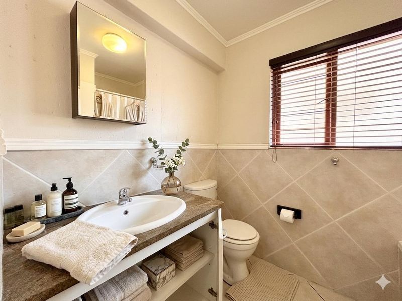 Space. Sunlight. Versatility. - Photo 6