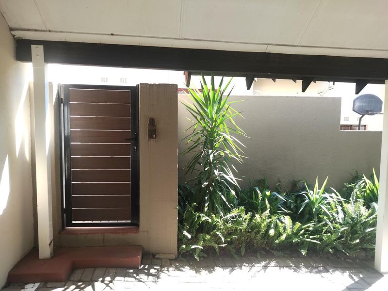 Studio Apartment To Let in Edenburg, Sandton - Photo 3