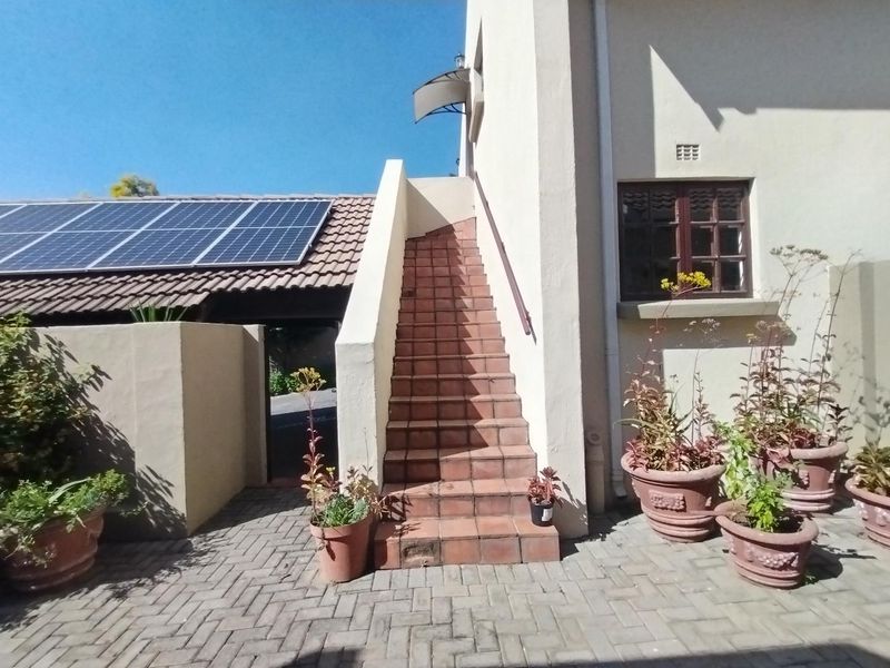 Studio Apartment To Let in Edenburg, Sandton - Photo 5