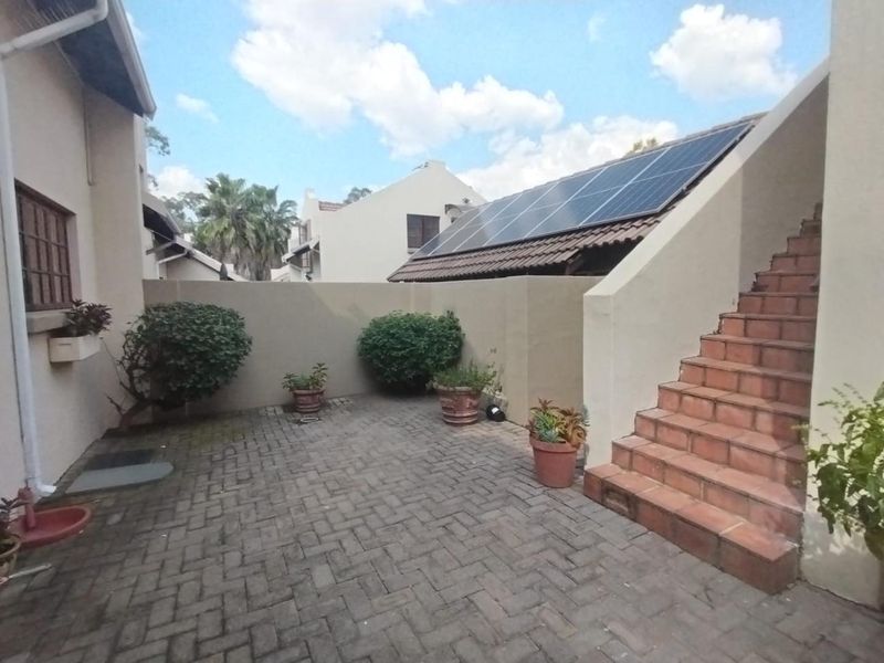 Studio Apartment To Let in Edenburg, Sandton - Photo 6