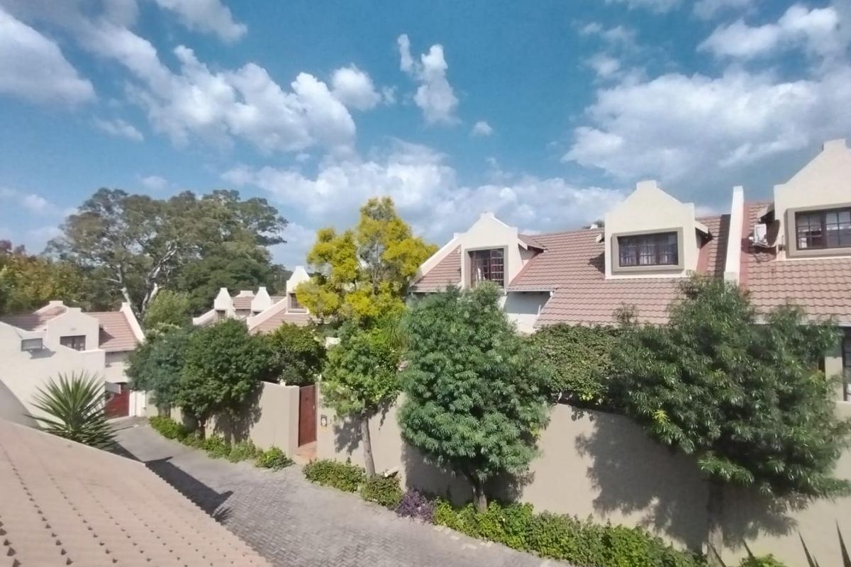 Studio Apartment To Let in Edenburg, Sandton - Photo 2