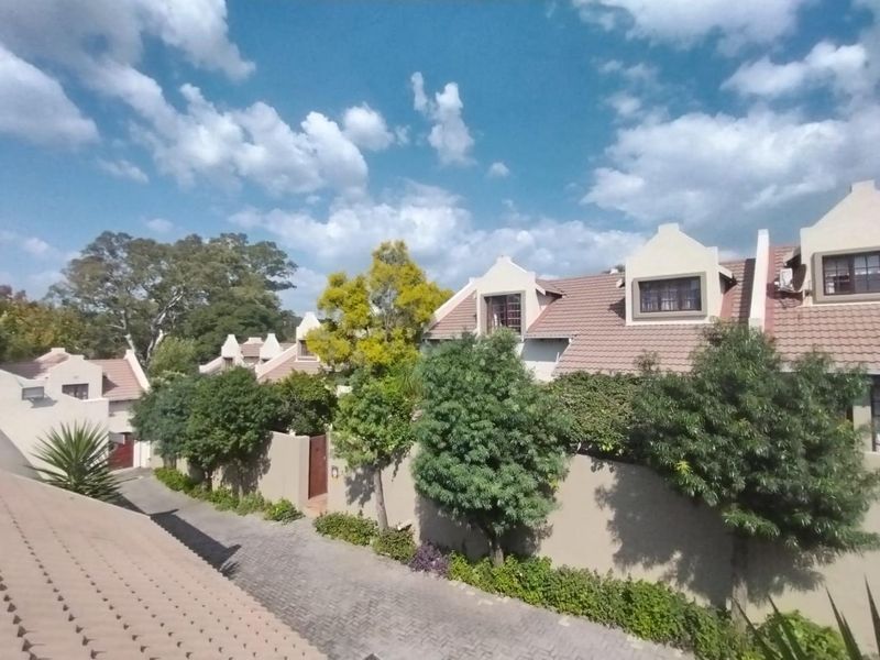 Studio Apartment To Let in Edenburg, Sandton - Photo 2