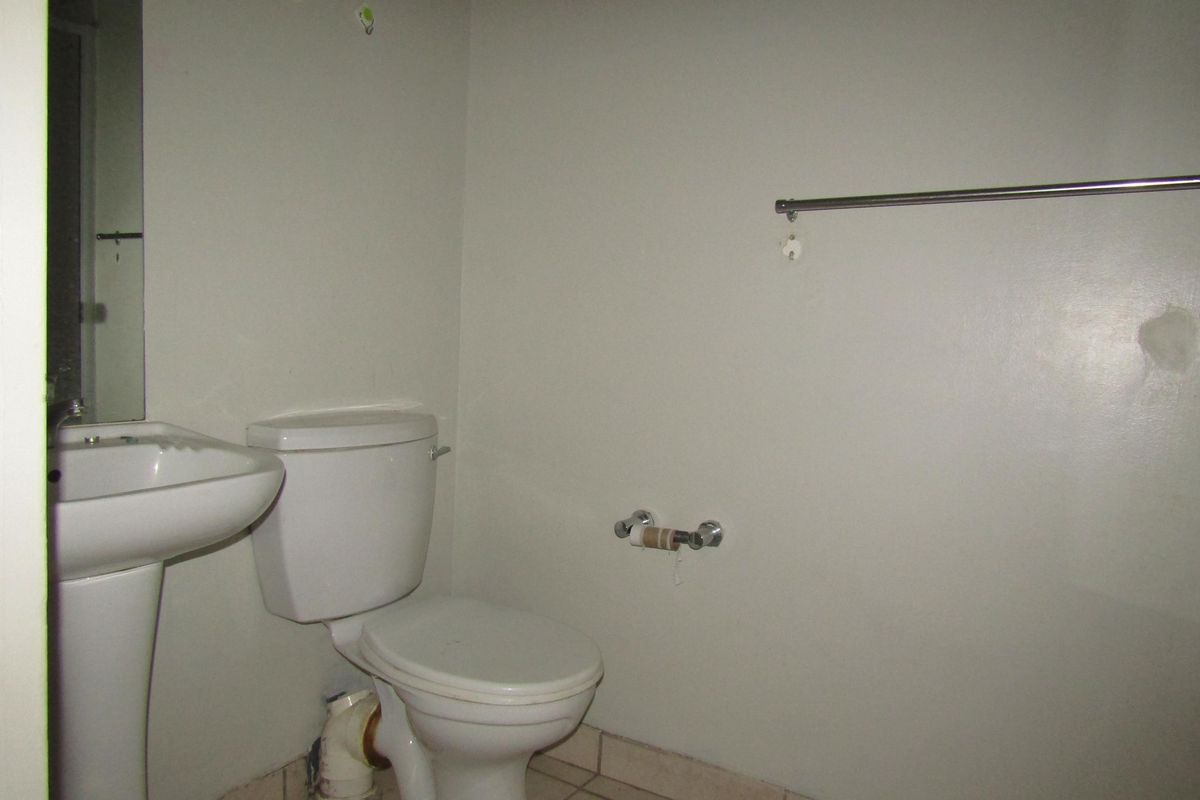 Apartment For Sale In Johannesburg - Photo 5