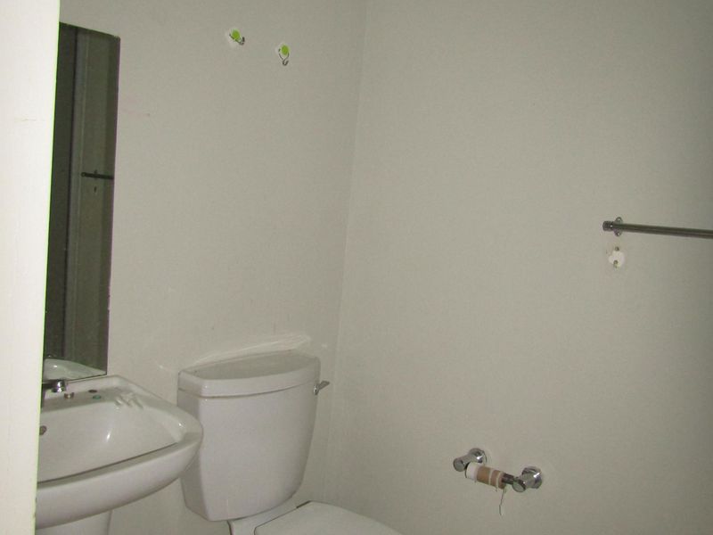 Apartment For Sale In Johannesburg - Photo 8