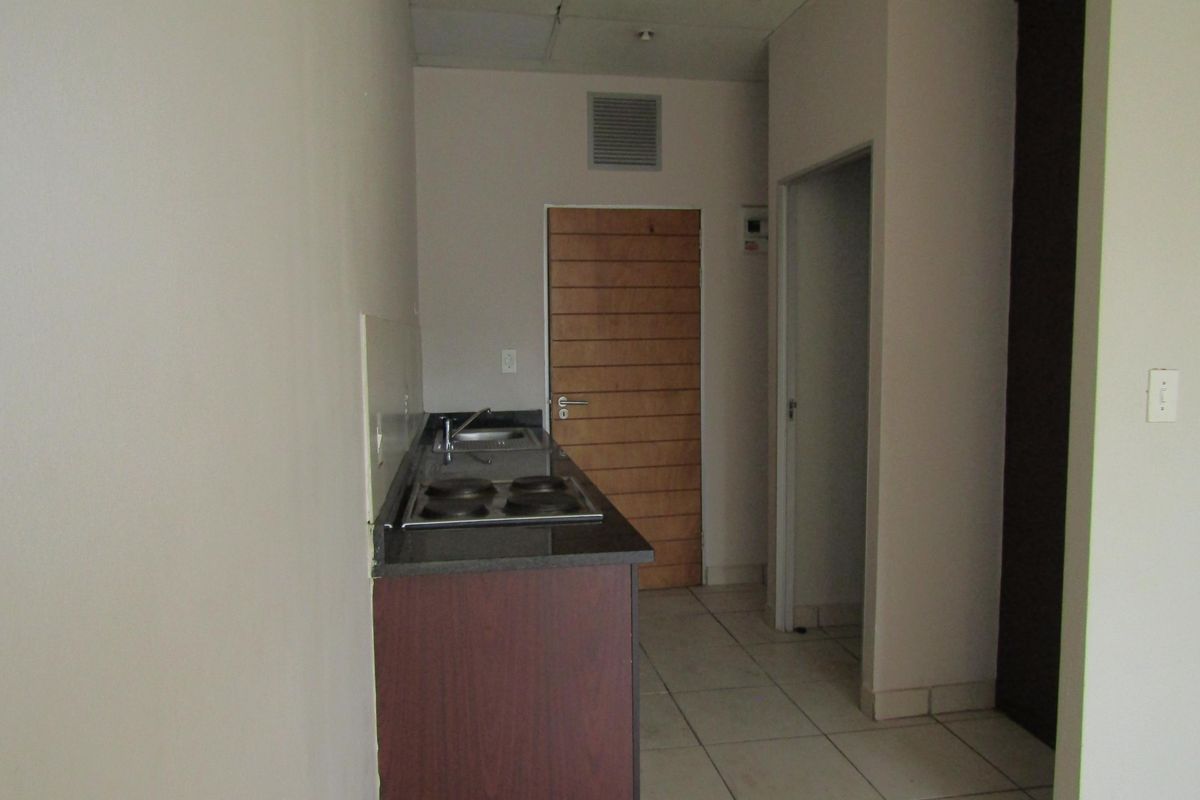 Apartment For Sale In Johannesburg - Photo 4