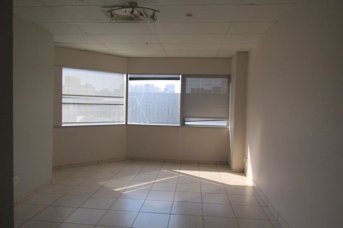 Apartment For Sale In Johannesburg - Photo 3