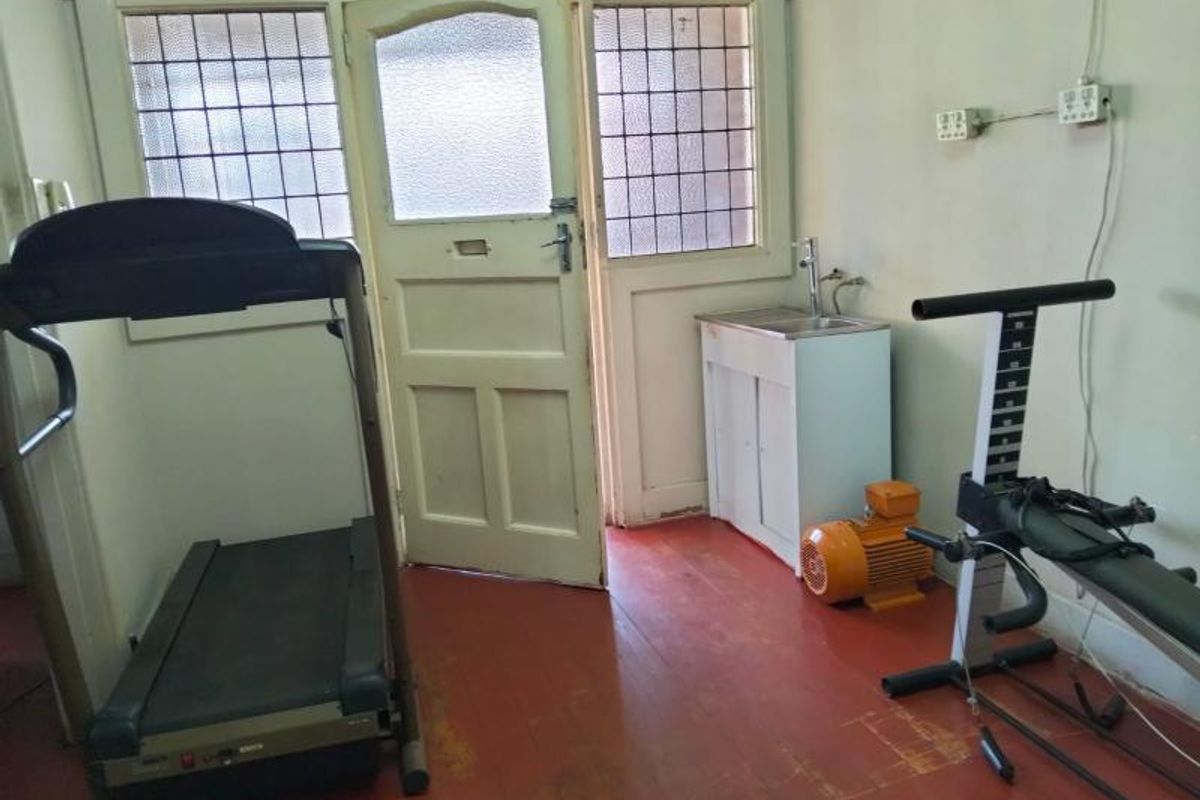 THREE BEDROOMS HOUSE FOR SALE IN KENILWORTH - Photo 4