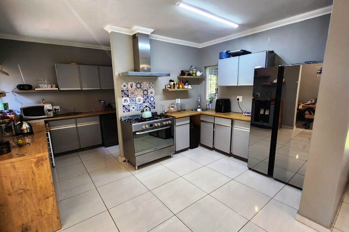 Priced to Sell! - Excellent Location! - Photo 3