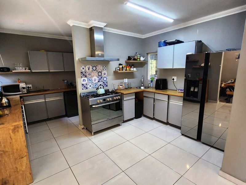 Priced to Sell! - Excellent Location! - Photo 3