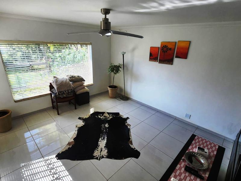 Priced to Sell! - Excellent Location! - Photo 2