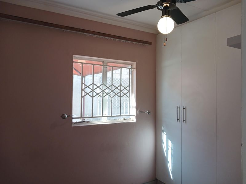 Charming 2-bedroom Freehold For sale in Bloubosrand, Randburg—ideal for comfortable living! - Photo 10