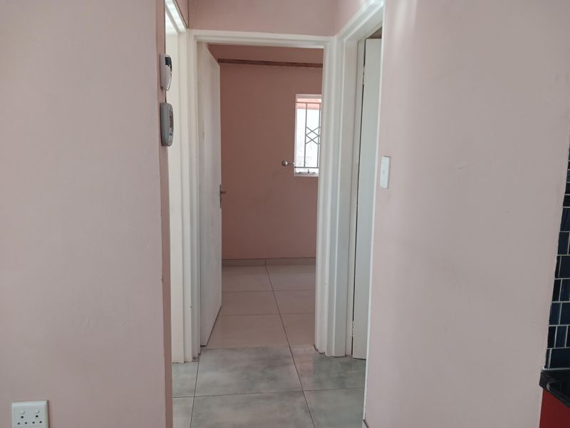 Charming 2-bedroom Freehold For sale in Bloubosrand, Randburg—ideal for comfortable living! - Photo 7
