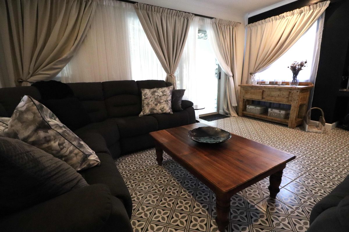 Freehold For Sale In Gqeberha - Photo 3