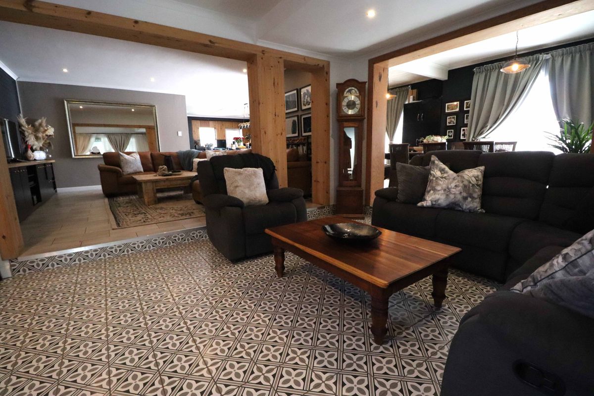 Freehold For Sale In Gqeberha - Photo 4