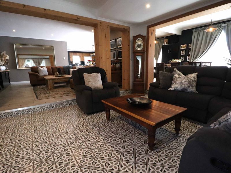 Freehold For Sale In Gqeberha - Photo 4