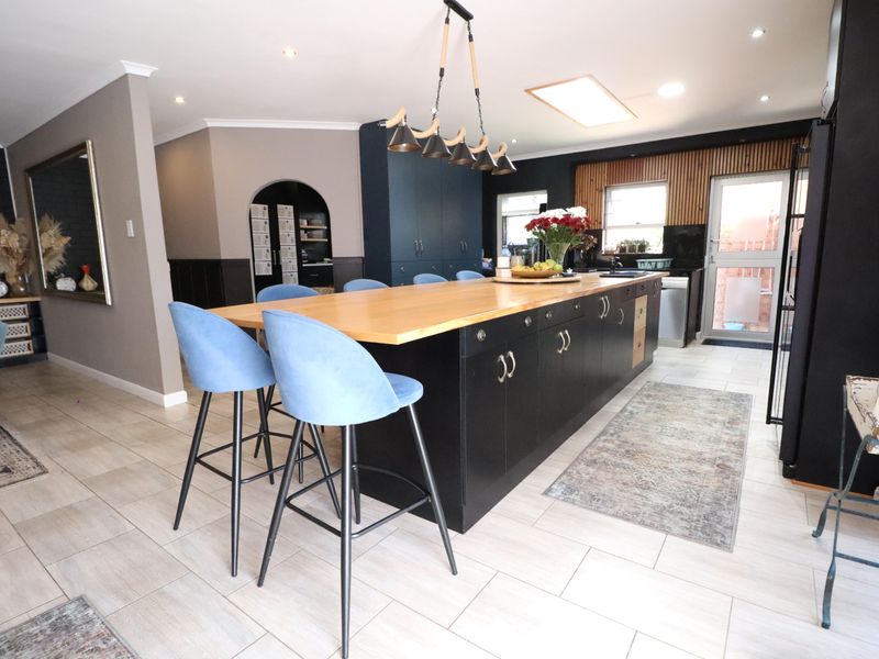 Freehold For Sale In Gqeberha - Photo 6