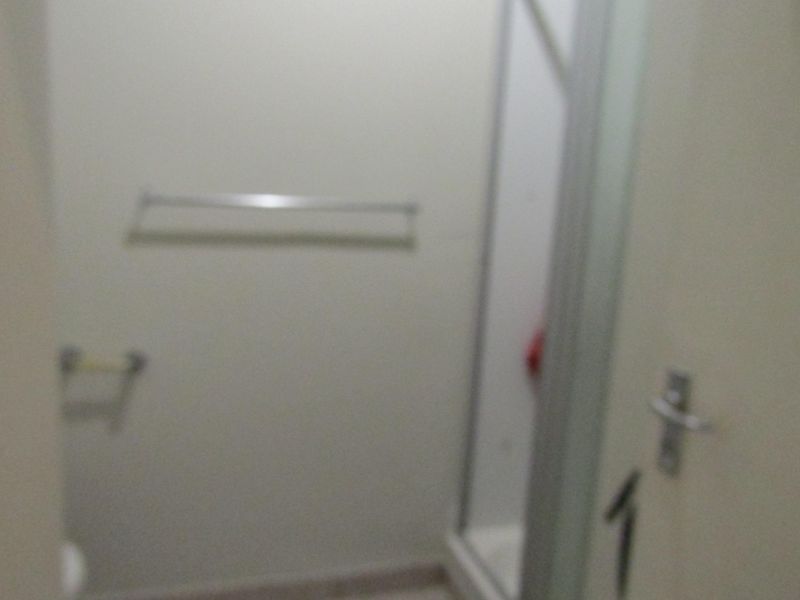 Apartment For Sale In Johannesburg - Photo 9