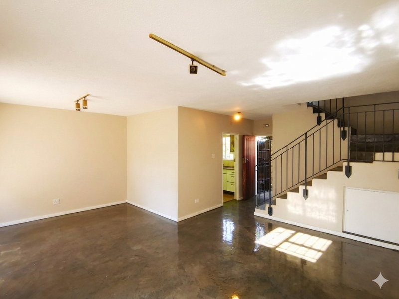 Neat and Tidy 2-Bedroom Townhouse with Private Garden - Lyndhurst - Photo 8