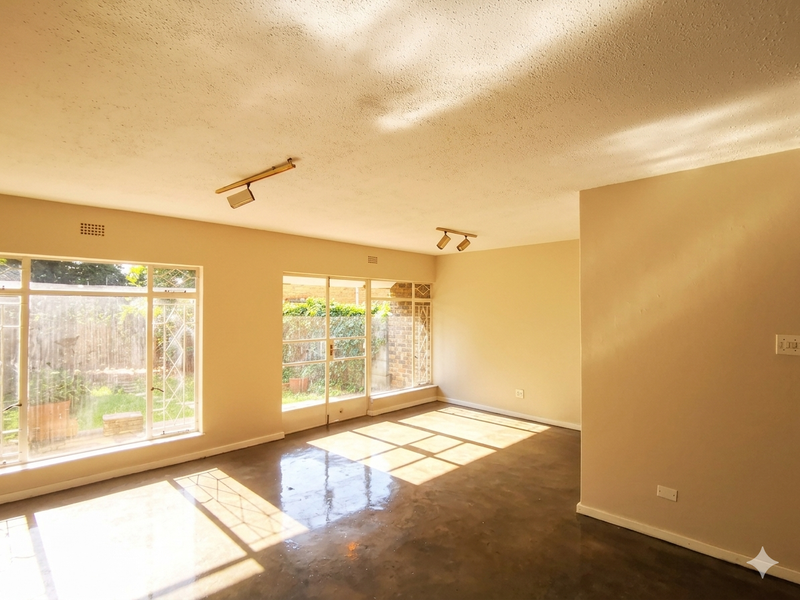 Neat and Tidy 2-Bedroom Townhouse with Private Garden - Lyndhurst - Photo 9