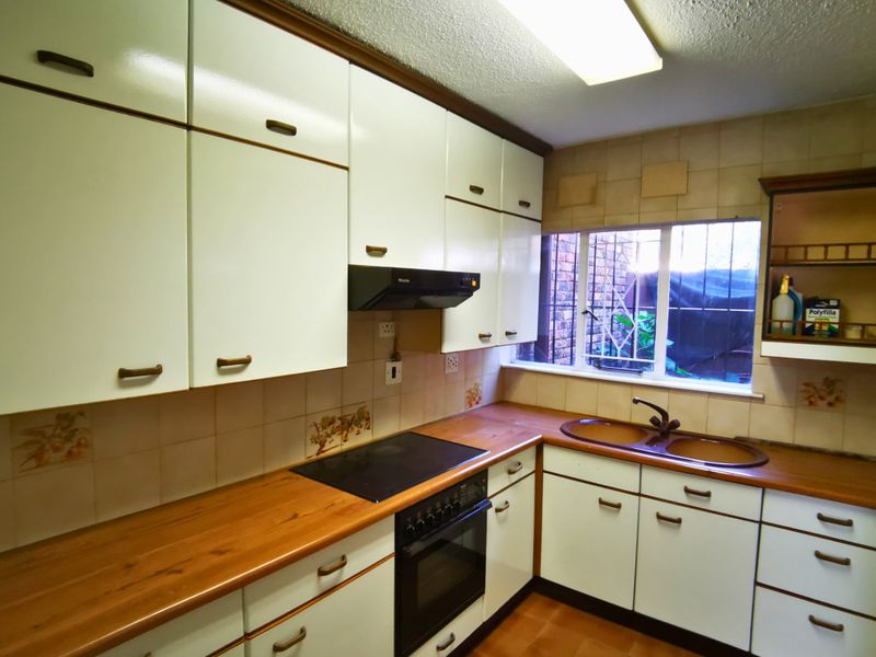 Neat and Tidy 2-Bedroom Townhouse with Private Garden - Lyndhurst - Photo 6