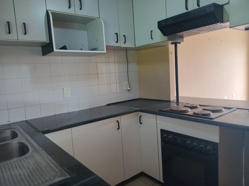 Townhouse Rental Monthly In Johannesburg - Photo 8