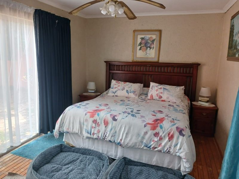 Spacious 5-bedroom house to let in Jukskei Park, Randburg—perfect for families seeking comfort! - Photo 8