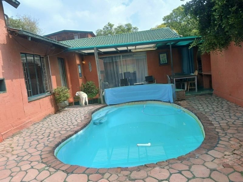 Spacious 5-bedroom house to let in Jukskei Park, Randburg—perfect for families seeking comfort! - Photo 6