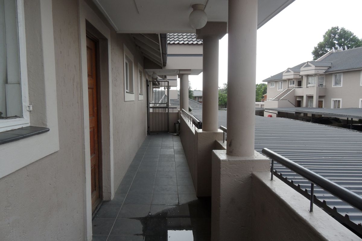 Townhouse For Rent - Photo 5