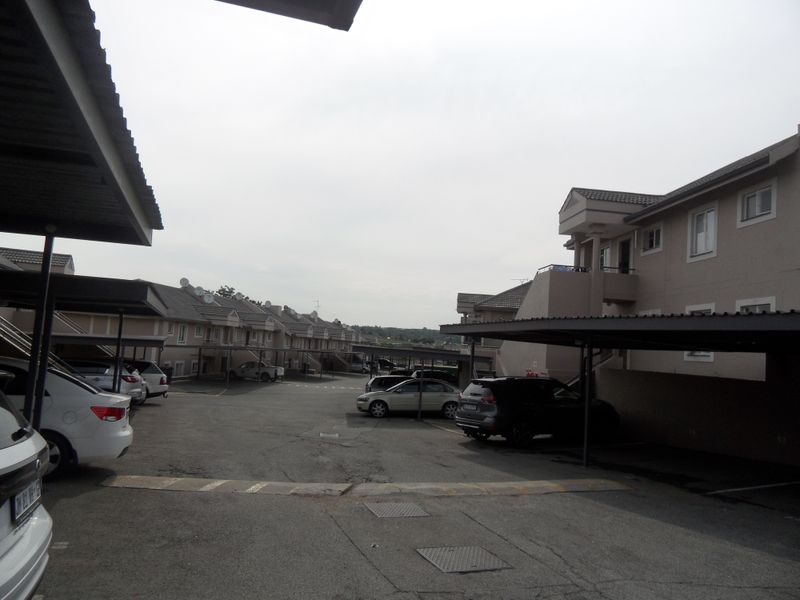 Townhouse For Rent - Photo 4