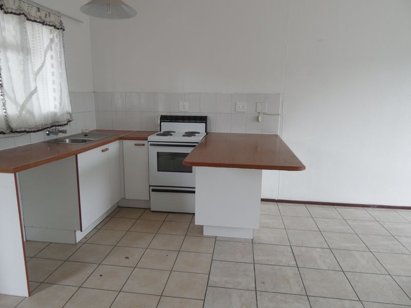 Townhouse For Rent - Photo 7