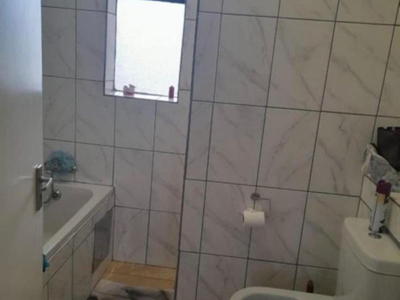 2 Bedroom Aparment in Fleuhof - Photo 6