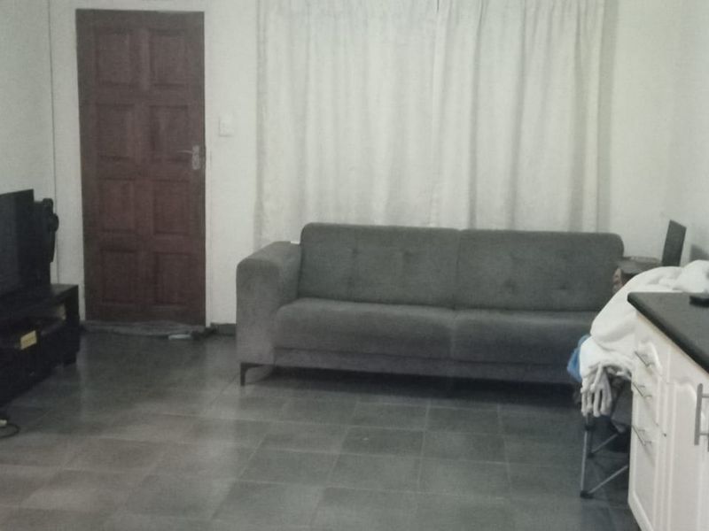 2 Bedrom house in ProteaGlen - Photo 6