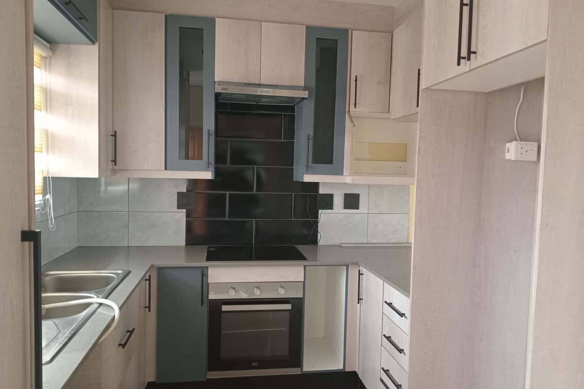 Ground Floor Townhouse For Sale - Photo 5