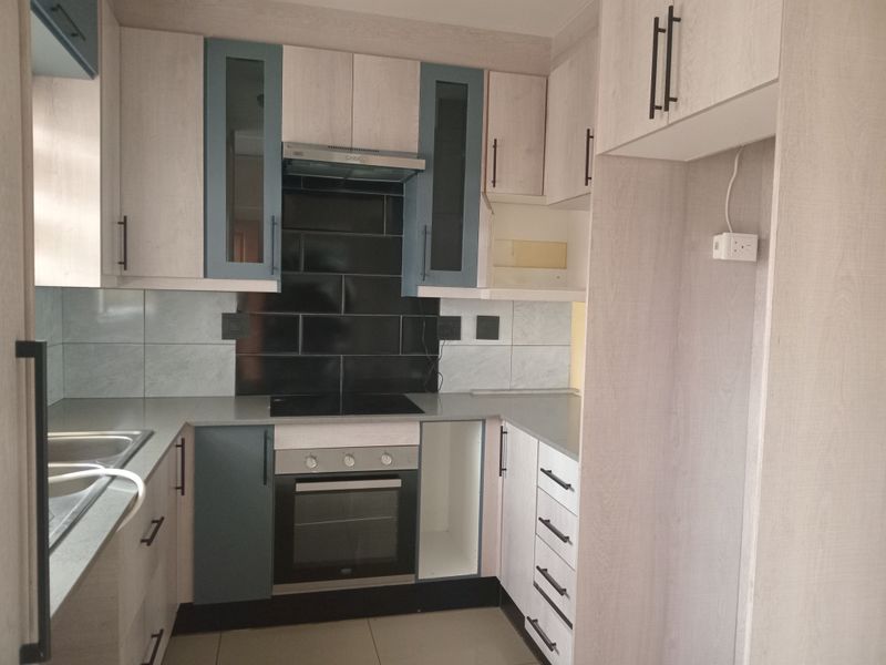 Ground Floor Townhouse For Sale - Photo 6