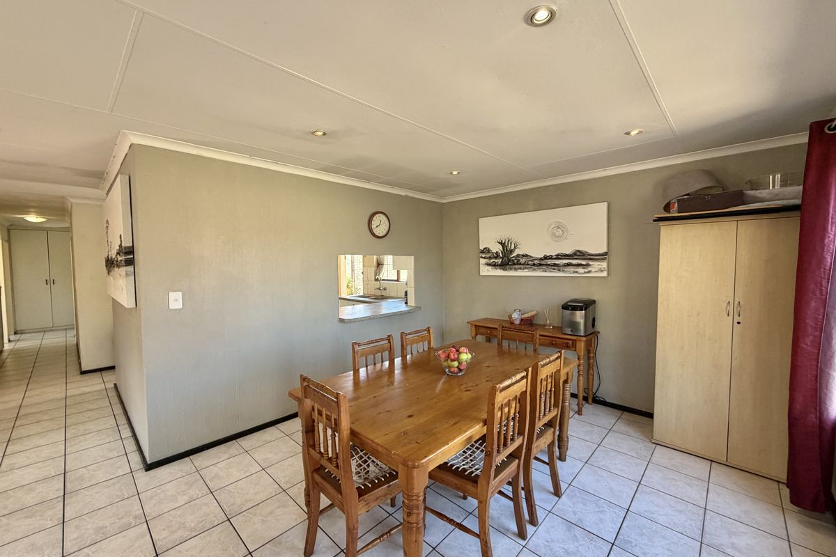 Discover the hidden potential of this exceptional property in the highly sought after Barbeque Downs - Photo 4