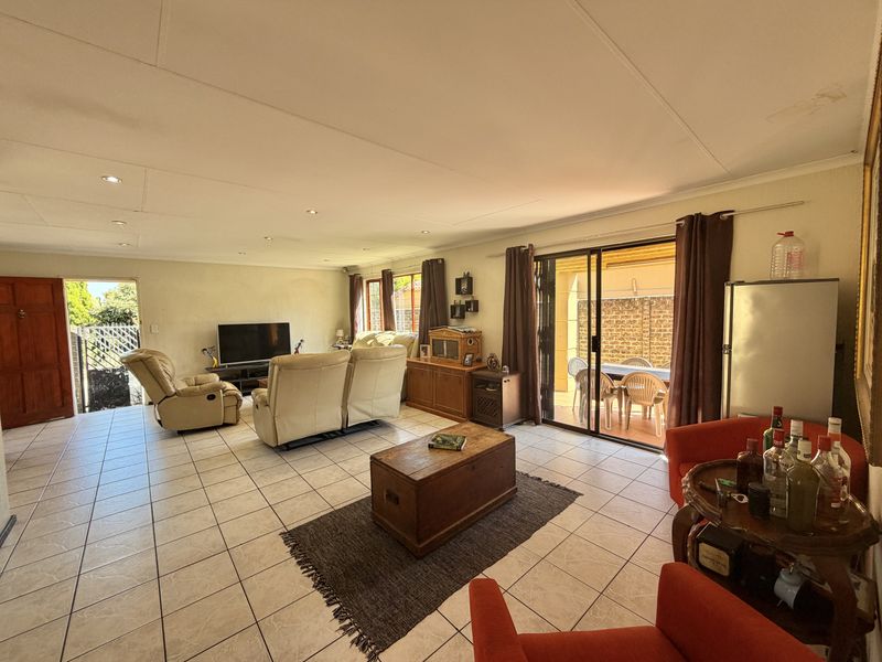 Discover the hidden potential of this exceptional property in the highly sought after Barbeque Downs - Photo 5